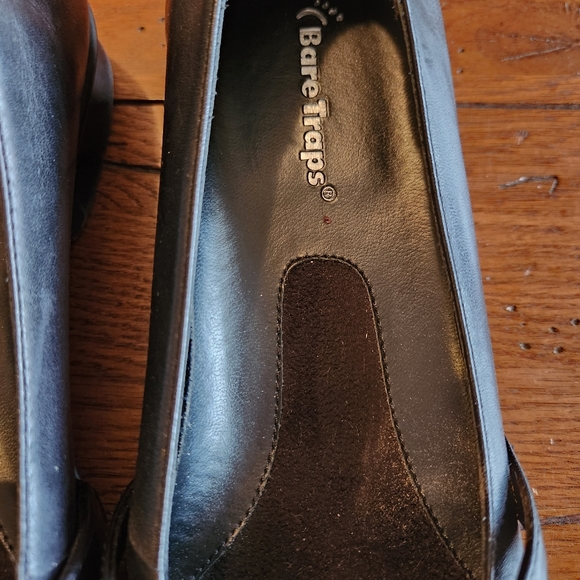 NWOT Bare Traps Restless leather flats Size 7 Color black - Picture 7 of 7